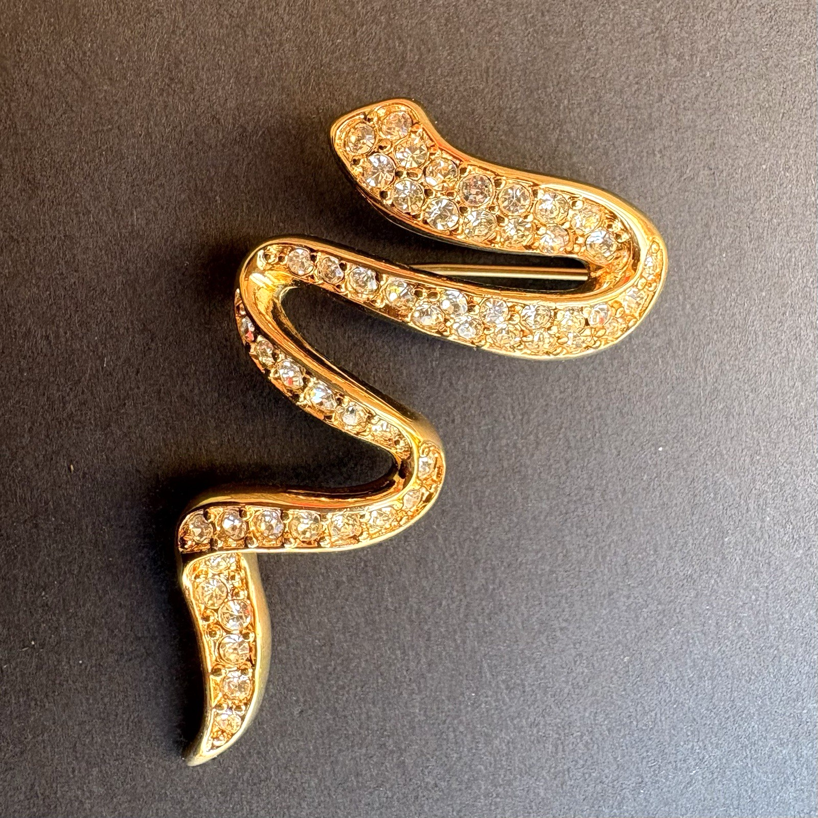Vintage Erwin Pearl Zig Zag Gold Tone Crystal Rhinestones Brooch 2